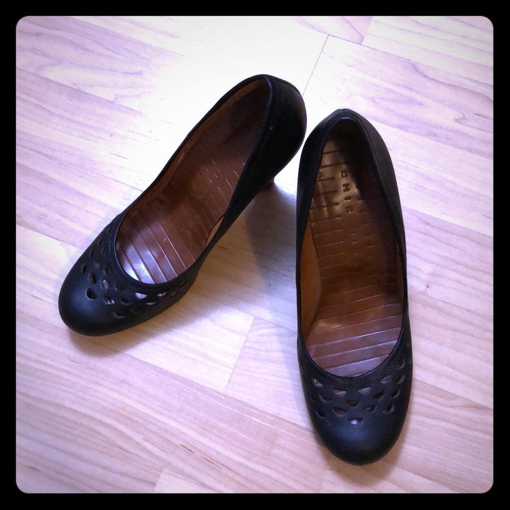 CHIE MIHARA Pumps in Sz 7.5 Black